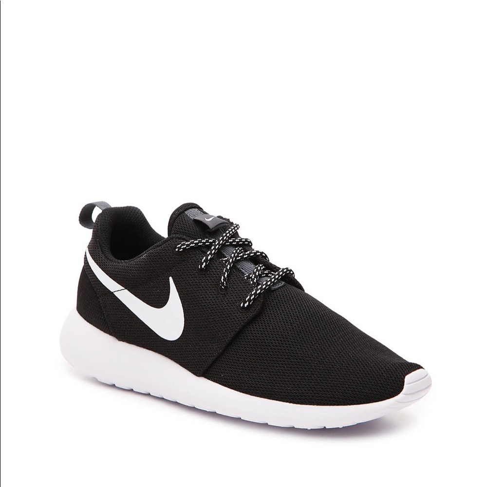 Black Nike Roshe One